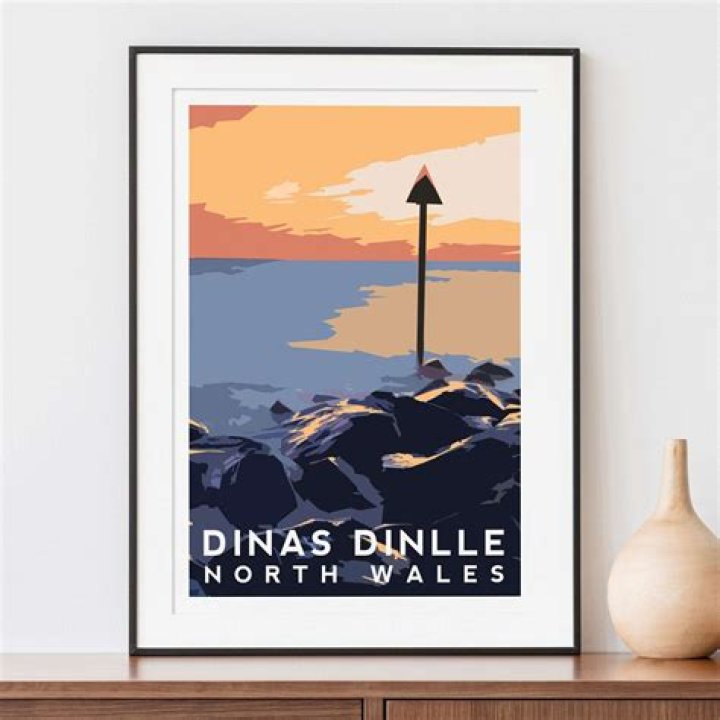 What is Dinas Dinlle?