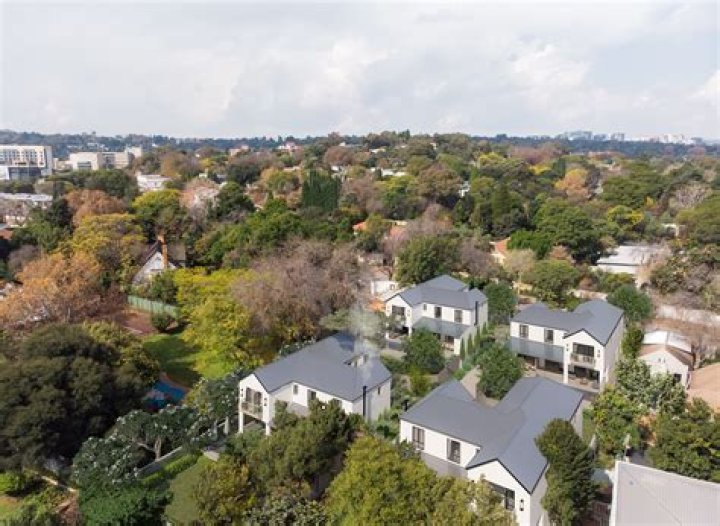 What is the richest suburb in Perth?