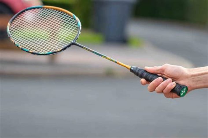 What is U and G in badminton racket?