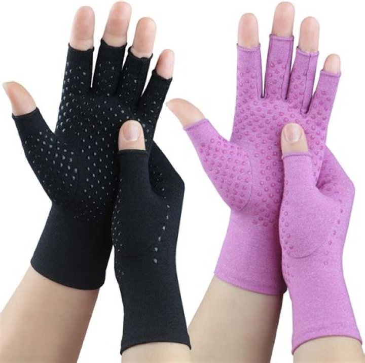 What kind of people wear fingerless gloves?