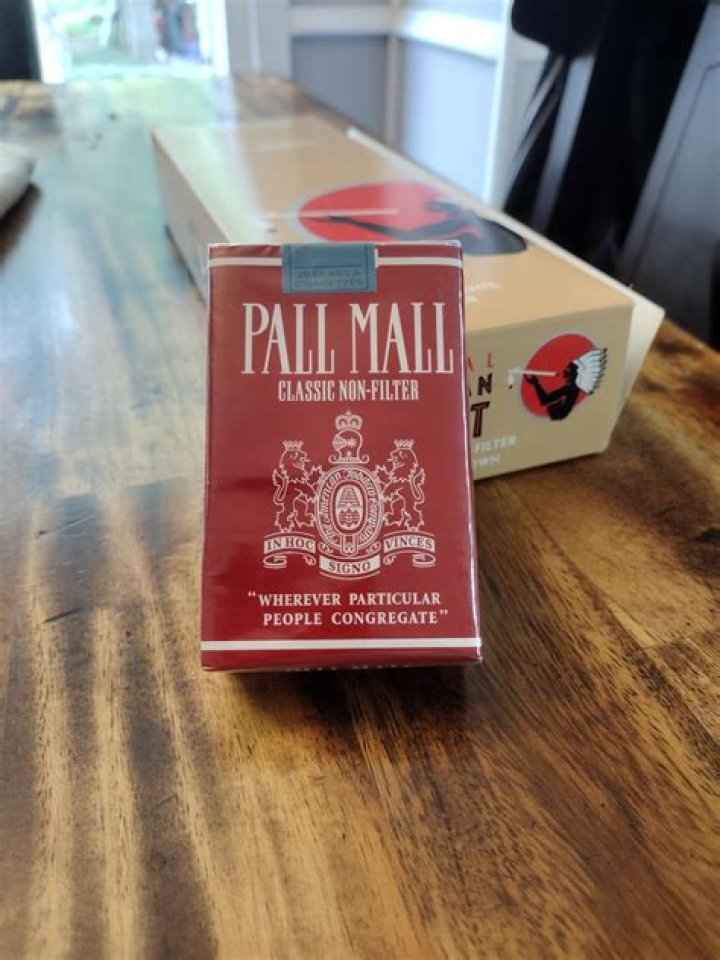 What line is Pall Mall on?