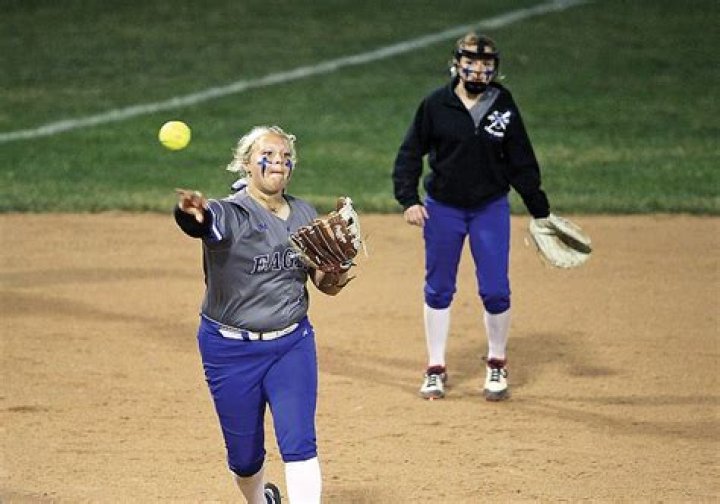 What makes a good softball first baseman?