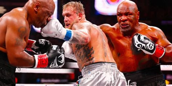 What was Ron Lyles boxing record?
