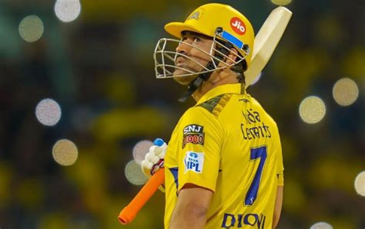 When did Dhoni scored 183?