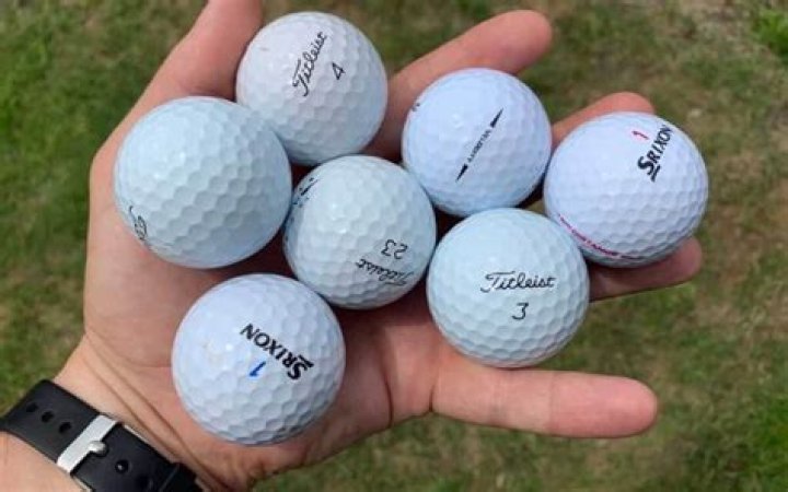 Which is a better estimate for the weight of a golf ball?