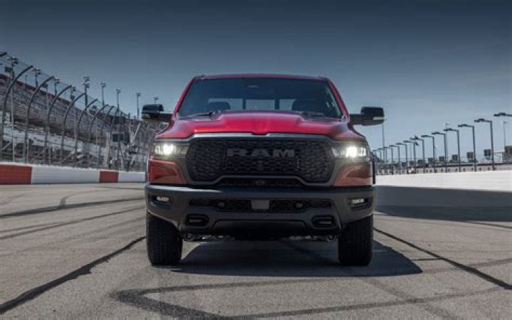 Which is better Hemi or Cummins?