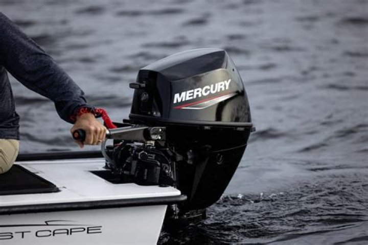 Who builds Mercury 4 stroke outboards?