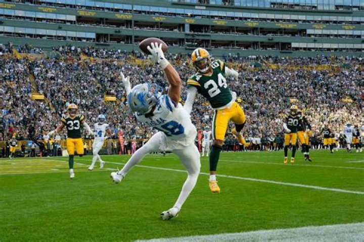 Who did the Packers draft in the third round?