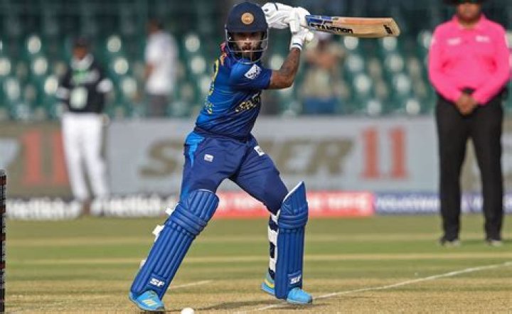 Who is the fastest bowler in Sri Lanka?