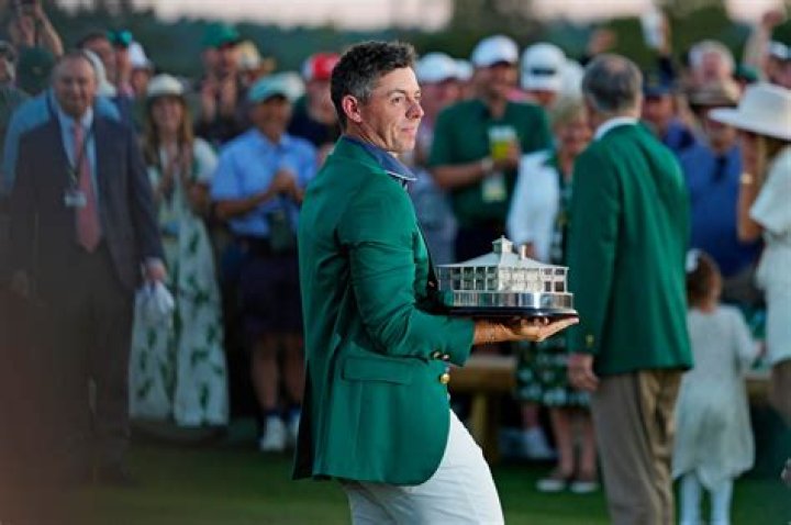 Who putts first on the green?