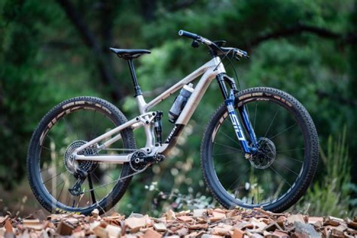 Why do modern mountain bikes have less gears?